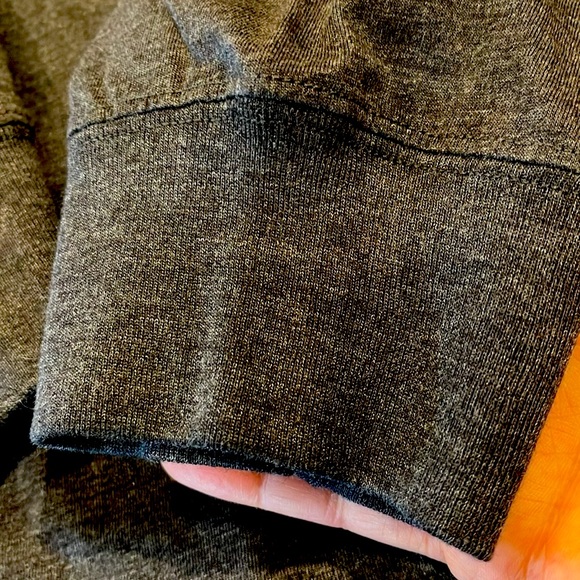 🎄GRINCH🎄LONG SLEEVE DK GRAY TOP W/LEFT SLEEVE, FRONT CHEST & BACK DESIGNS NWT - Picture 10 of 12